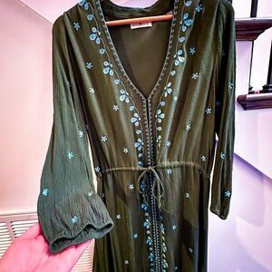 NATURAL LIFE Green Sundress with Bishop Sleeves and V-Neck